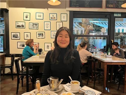 아르헨티나 동포 2세 강세실리아 감독