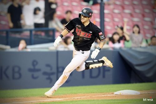 kt wiz 돌풍을 이끈 김민혁