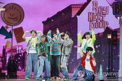 데뷔 무대 선보이는 보이넥스트도어