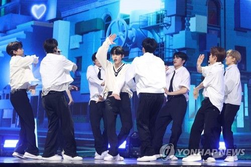 제로베이스원, 가요계 데뷔