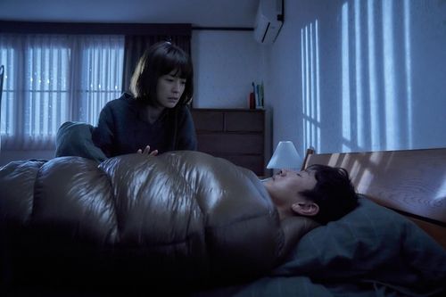 영화 '잠'의 한 장면