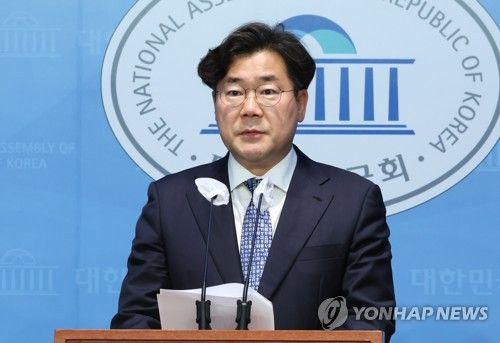 발언하는 민주당 검찰독재정치탄압대책위 박찬대 위원장