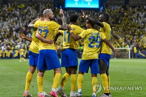 골세리머니를 펼치는 알나스르 선수들