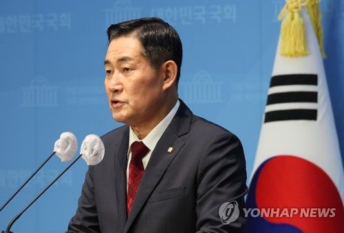 '문재인 정권의 사드 정상화 방해 진실 규명' 촉구 기자회견하는 신원식 의원