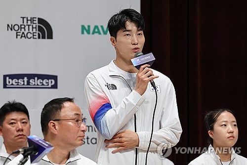 답변하는 브레이킹 김헌우