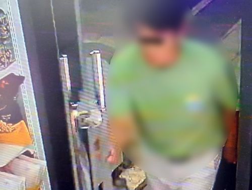 편의점 폐쇄회로(CC)TV에 담긴 피의자의 모습