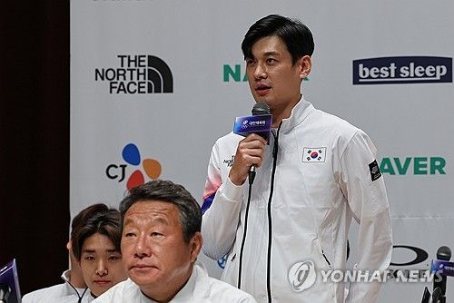 답변하는 펜싱 구본길