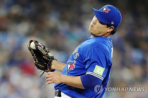 류현진 '어느새 공이 글러브에' 