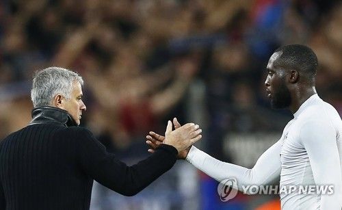 맨유 시절 조제 모리뉴 감독과 루카쿠