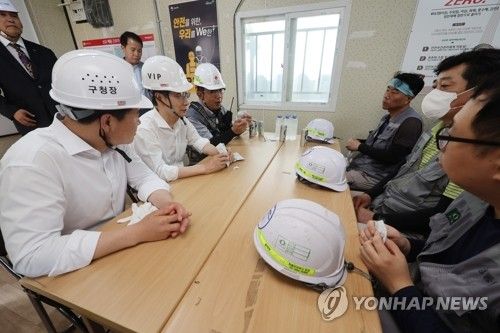 한덕수 총리, 창동역 공사 현장 방문