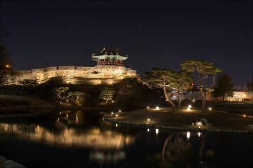 밤이 멋진 성곽길·호수길·공원길…경기도 추천 9월 야경 명소 - 2