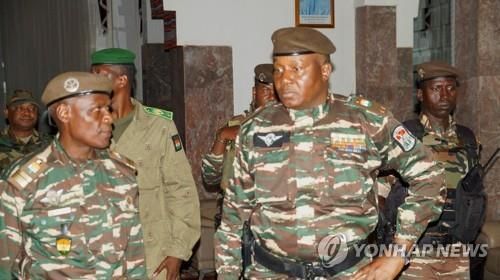 니제르 쿠데타 지도자인 티아니 대통령 경호실장