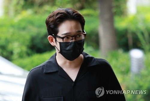 필로폰 투약 혐의, 가수 남태현 영장 심사 출석