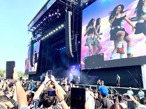 2023 시카고 롤라팔루자 개막 첫날 무대에 선 K팝 걸그룹 '뉴진스'