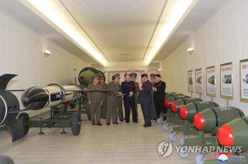 북한, 김정은 전술핵탄두 시찰