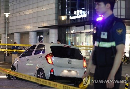 인도 돌진 용의자 차량