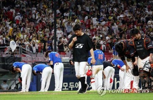 연장 12회 접전, 끝내 무승부