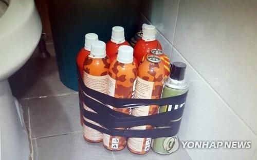 지난 2017년 88고속도로 한 휴게소에서 발견된 사제폭발물 추정 물건. 사진은 기사와 직접 관련이 없음. [함양경찰서 제공=연합뉴스 자료사진] 