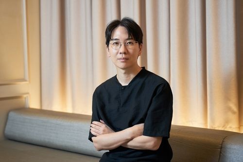 영화 '콘크리트 유토피아' 연출한 엄태화 감독