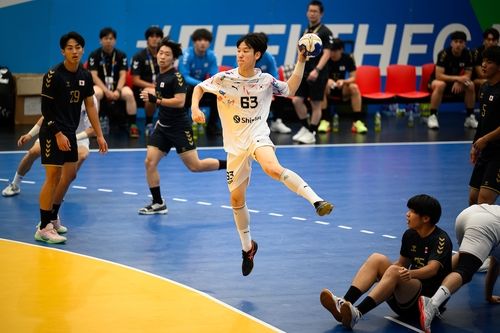 한국과 일본의 경기 모습. 