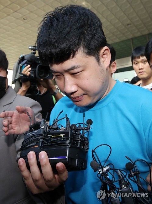 검찰 송치되는 '신림 흉기난동' 조선