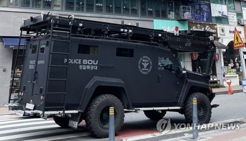 서현역에 투입된 장갑차