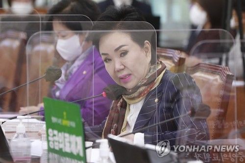 질의하는 최영희 의원