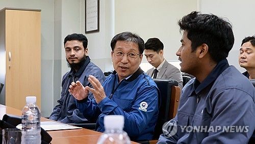 이성희 차관, 외국인 근로자 고용 제조업 사업장 현장 방문
