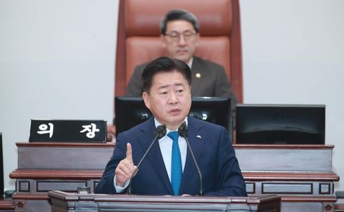 답변하는 오영훈 제주지사