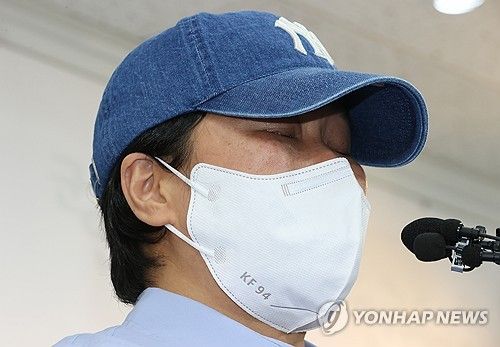 눈물 보이는 해병대 실종자 수색 사고 생존자 어머니