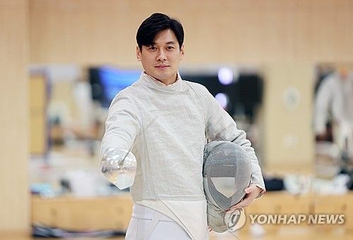 취재진 앞 구본길