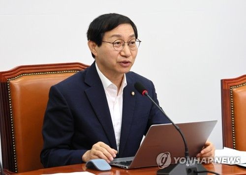 기자간담회 하는 민주당 김성주 정책위 수석부의장