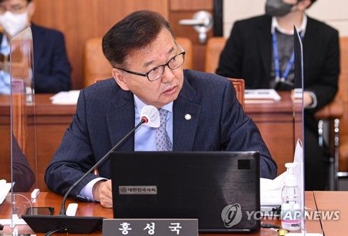 질의하는 홍성국