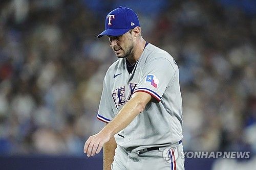 팔 통증으로 스스로 마운드를 내려가는 맥스 셔저