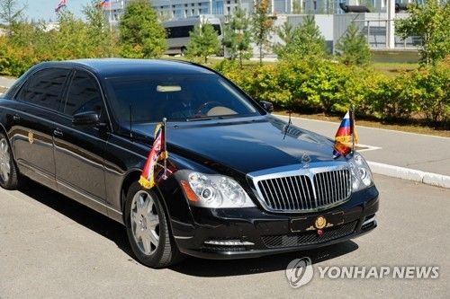 김정은 탑승 차량, 보스토치니 우주기지 도착
