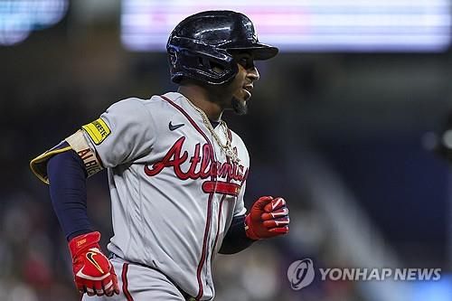 시즌 30홈런을 달성한 오지 올비스
