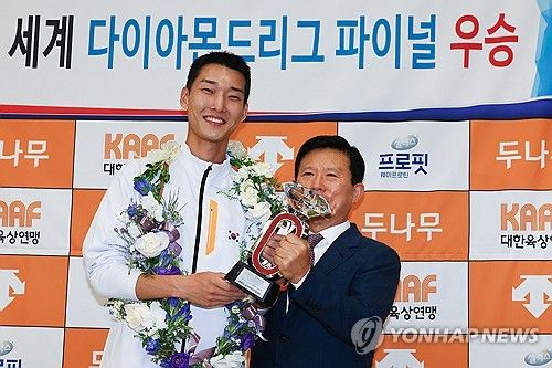 '한국 최초 다이아몬드 파이널 우승' 우상혁 귀국