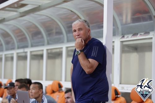 전북 현대의 단 페트레스쿠 감독