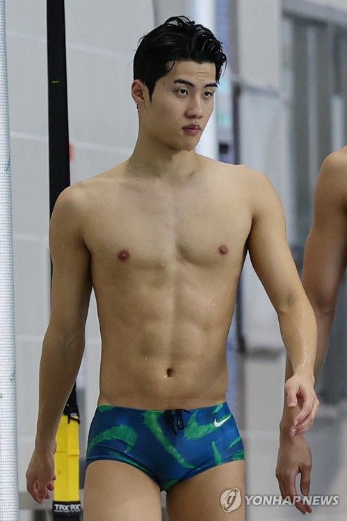 진천선수촌에서 훈련하는 황선우