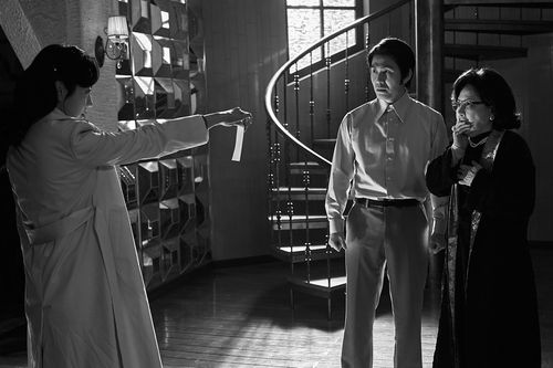 영화 '거미집' 속 한 장면