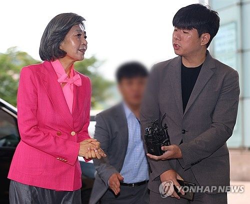 출근하는 김행 후보자