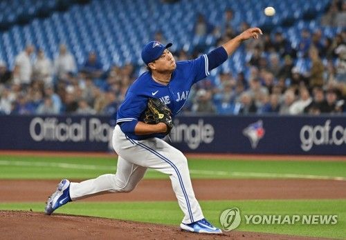 류현진, 텍사스전서 시즌 첫 QS 달성