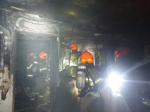 불이 난 주택 내부 