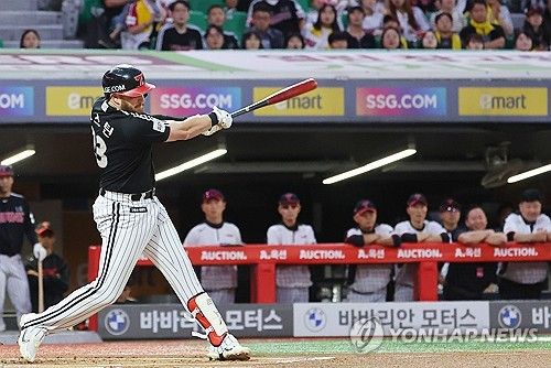 오스틴, 투런 홈런