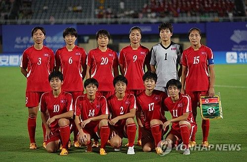 북한 여자축구 선수들.