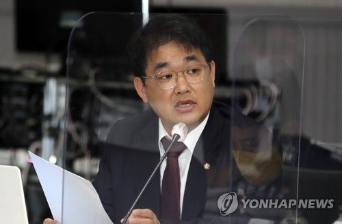 질의하는 국민의힘 배준영 의원