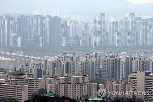 (서울=연합뉴스) 김주성 기자 = 31일 서울 남산에서 바라본 서울의 아파트. 2023.8.31 utzza@yna.co.kr