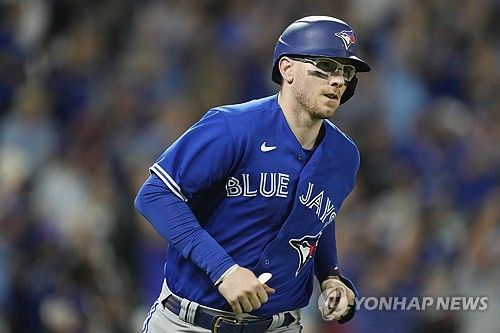 오른손 중지 골절상을 당한 토론토 포수 잰슨