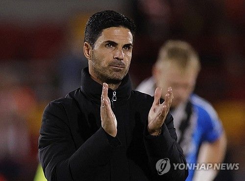 아스널의 미켈 아르테타 감독