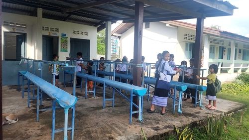 '동넝' 마을 세면대